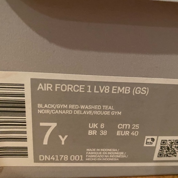 Nike Air Force 1 - Picture 14 of 14